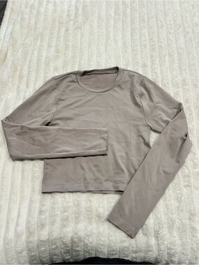 Women's Long Sleeve Muscle Tee in Taupe